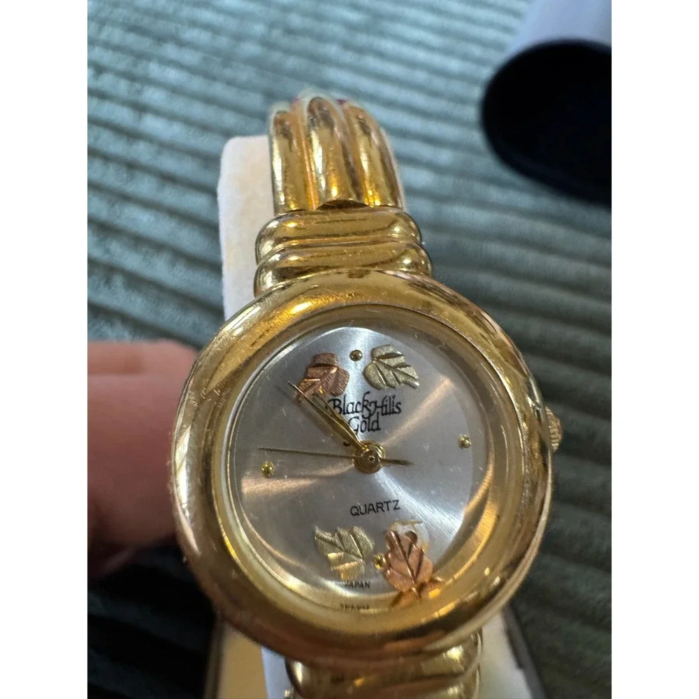 Black Hills Gold‎ Tone Leaf Floral Bangle Quartz Watch With Case Battery